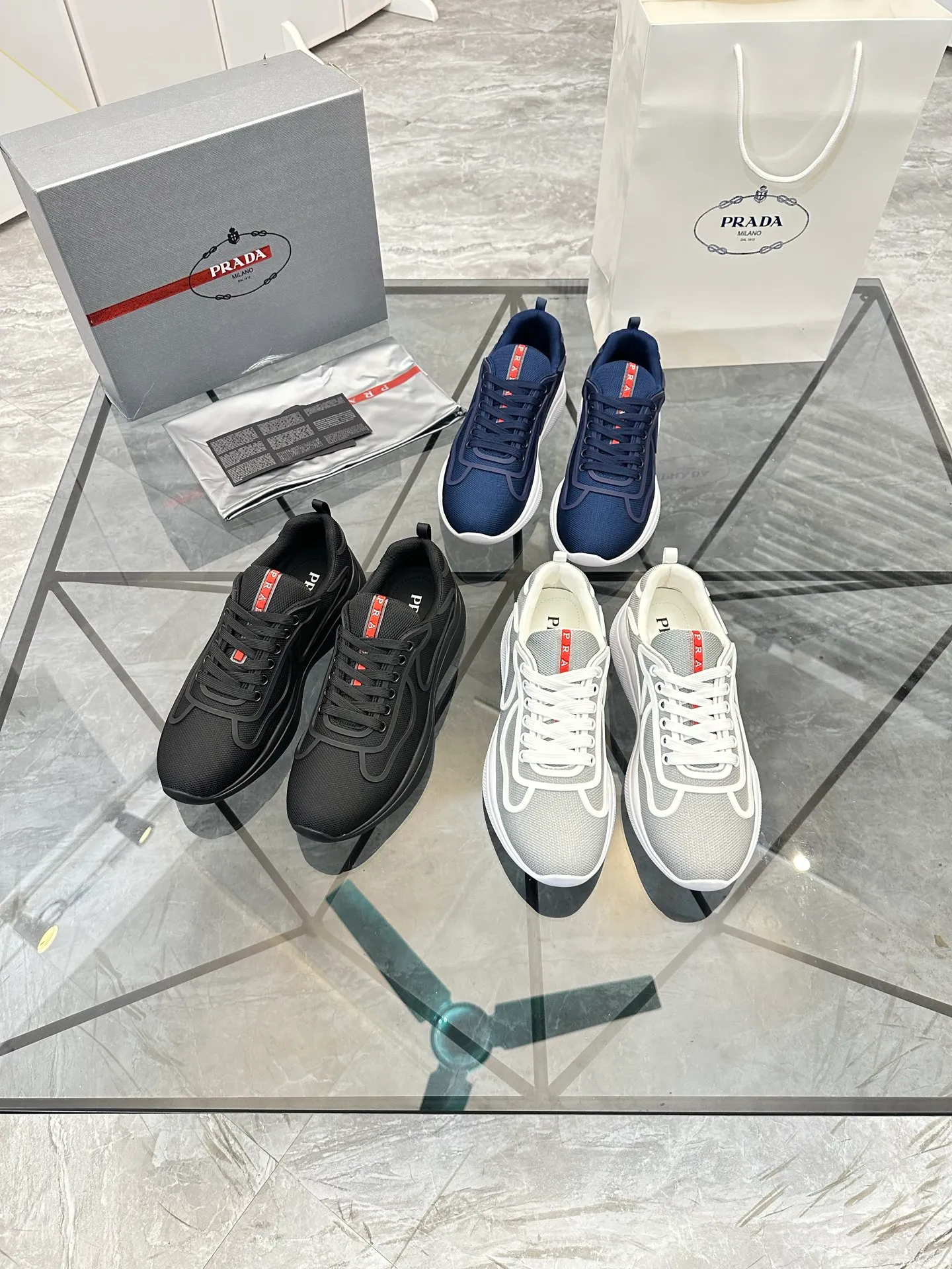 Men's shoes for sale💰: 💰P460¥ High-end top quality Product trademark: Prada * "Prada*" low-top casual shoes Regular size: 38-45 (can be customized to 46) Product materials: imported breathable fly knit upper, breathable lining, cowhide foot pads, original air cushion outsole. No.: 001